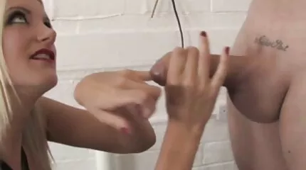 Đẹp khiêu dâm trên bàn với fim sec nhat một cutie.