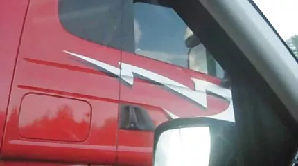 Một người phụ nữ Nga lớn tuổi dùng máy rung thủ dâm bằng máy rung. nhat ban sec