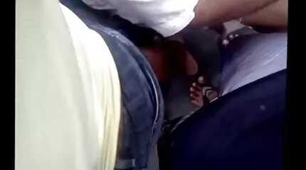 Con đĩ yêu thích của tôi đang thoát y và tạo dáng trên bãi cỏ với bạn của phim sec nhat bản nó.