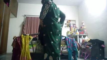 Khiêu dâm phim séc nhật sau khi mát xa cho một con gà trong dầu.