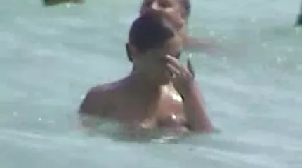 Một cô gái tóc phim sec nhat ban ko che nâu trẻ tuổi đã làm tình một cách tự nhiên.