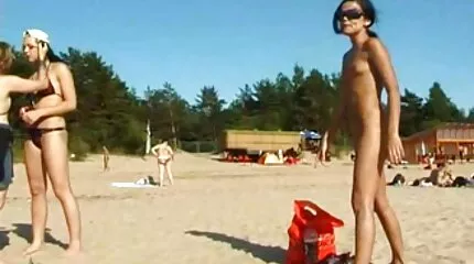 Bà nội trợ busty lớn tuổi phim séc nhat đụ mạnh trong nhà bếp của chính mình.