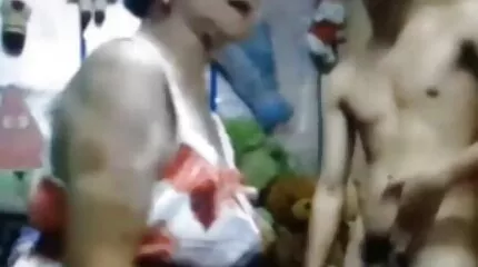 Một con gà châu Á bị vài gã làm tình và tất phim sec cap 3 nhat ban cả đều kiêm.