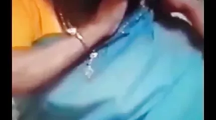 Anh chàng cởi chiếc áo sơ mi màu cam của mình và bắt đầu chịch em gái Nga phim sexc nhat ban trưởng thành.