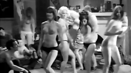 Sex đẹp bên cửa sổ. Video phim sec nhat khiêu dâm với Sophia Grace, James Deen.
