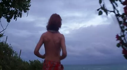 Khiêu phim sec moi nhat nhat ban dâm với một em gái hút thuốc thích bú và đụ tuyệt vời.
