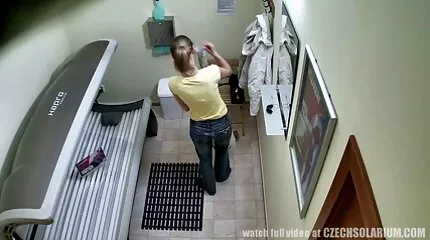 Khiêu dâm vào mông với Lovenia fim sec nhat ban Lux trẻ tuổi trên sàn với một anh chàng trưởng thành