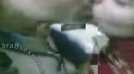 Lady boy trong trang phục nữ diễn viên ba lê giật ra và kiêm rất nhiều kiêm trên phim sec bo chong nang dau nhat ban bàn.