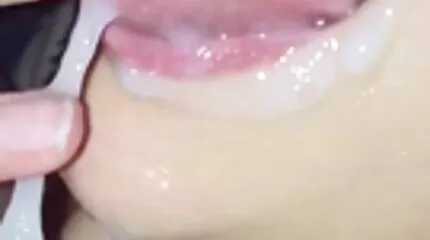Anh chàng ly dị một sinh viên vì quan hệ phim sec khong che nhat ban tình dục và hoàn thành trong âm hộ của người đẹp.
